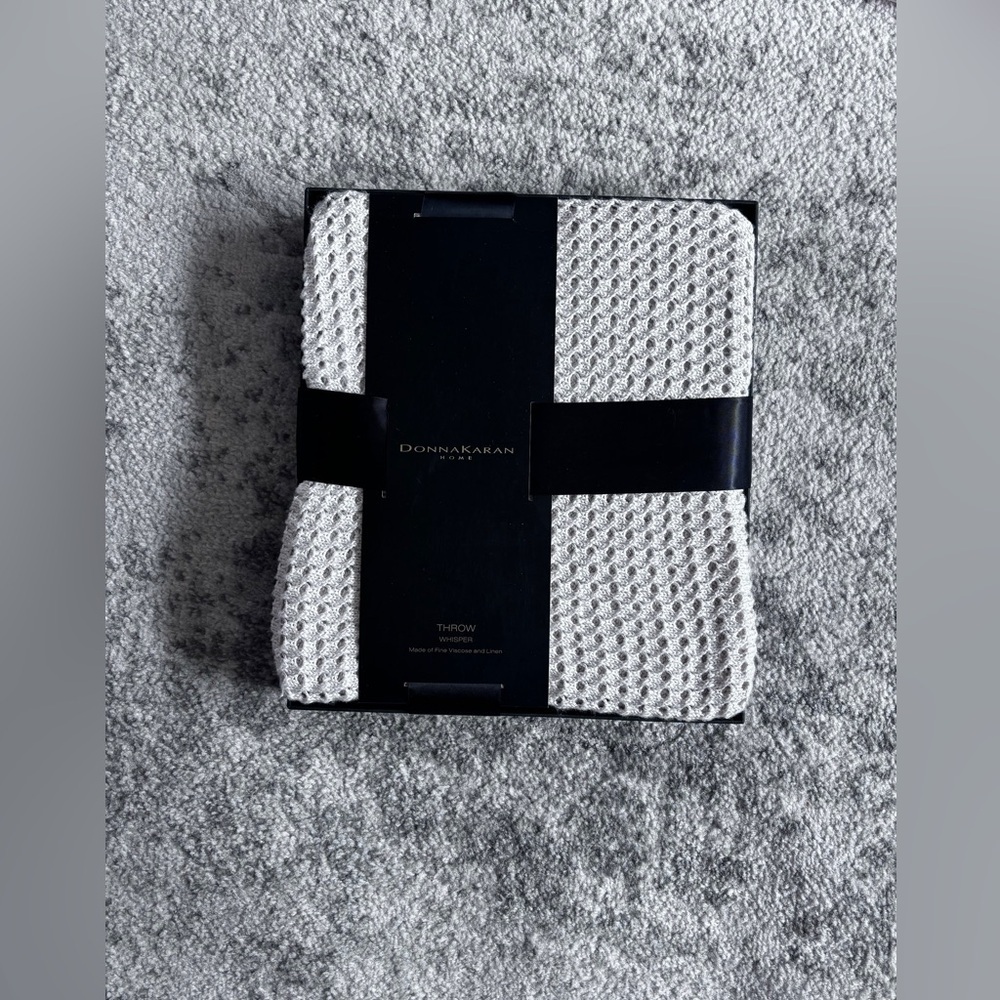 NWT Donna Karan Home Whisper Waffle Knit Throw Ivory Linen Blend